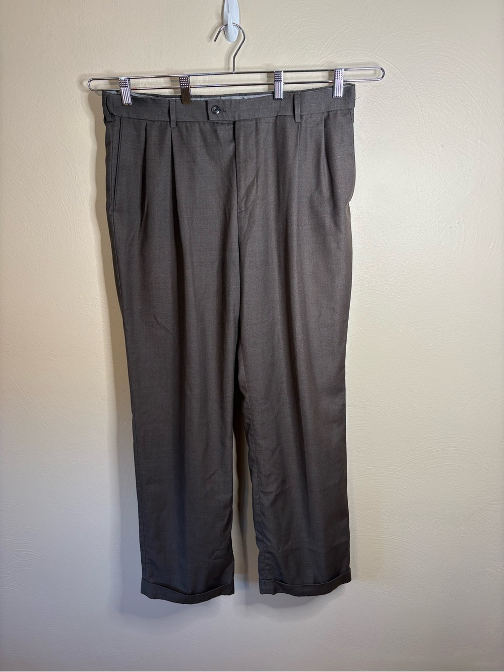 Croft & Barrow Gray Pleated Dress Pants 38x32 Cuffed Business Career Mens